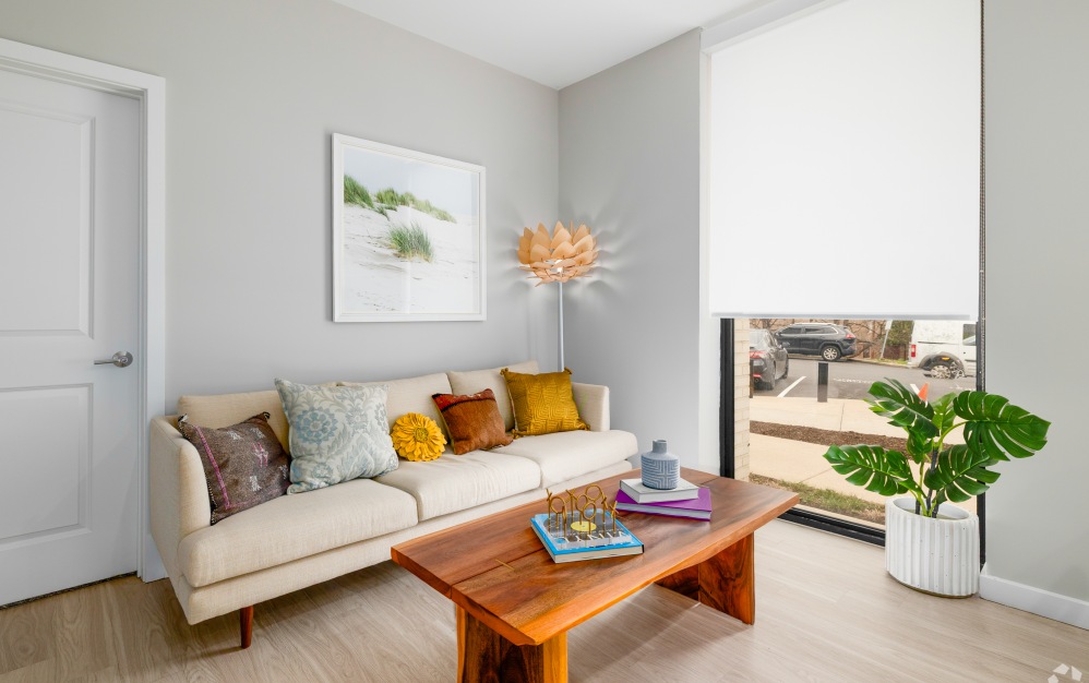 Van Gogh - 2 bedroom floorplan layout with 1 bathroom and 850 square feet (Floor to Ceiling Windows)